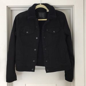 Levi’s black sherpa trucker jean jacket